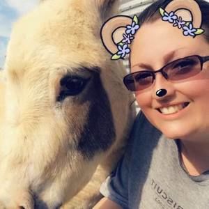 Meet your Posher, Teyah